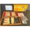 Image 2 : Backgammon and checkers set