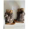 Image 1 : Mukluks - beadwork - rabbit - heal to toe 9" - size 8?