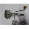 Image 2 : vintage chopper/slicer