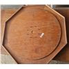 Image 1 : crokinole table 33 1/4"x33 1/4"