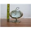 Image 3 : vintage quartz mini accent TV clock