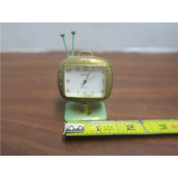 vintage table top mini TV clock