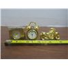 Image 1 : three miniature clocks