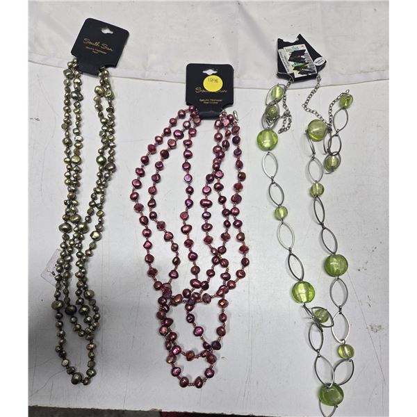 3 NECKLACES/COSTUME JEWELRY