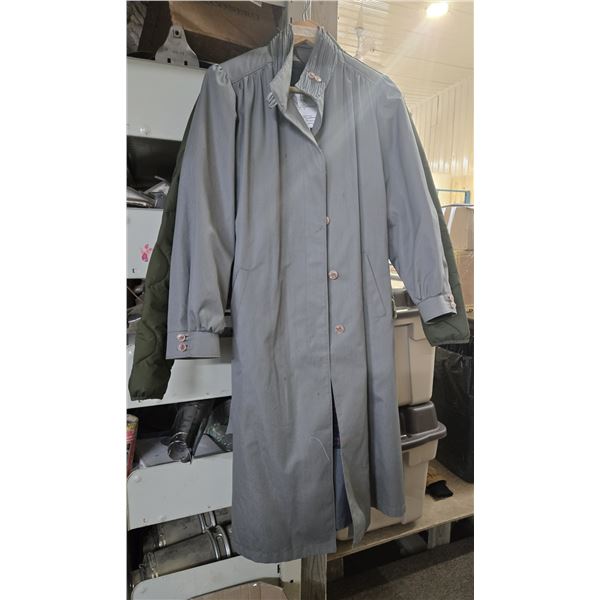 LADIES LONDON FOG DRESS COAT, SIZE 10-M
