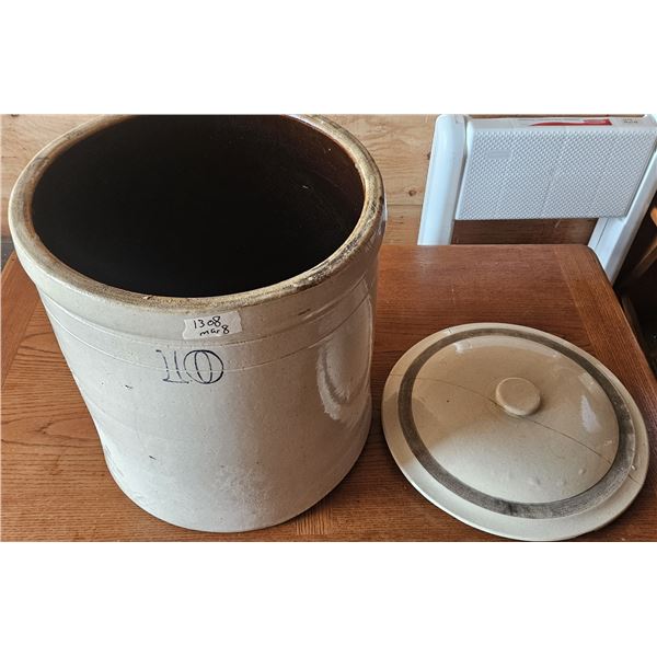 10 gallon crock jug w/ lid 16 1/4"x15"