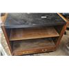 Image 1 : small dresser 28 3/4"x33"x17 5/8"