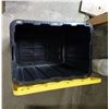 Image 2 : heavy duty tote w/ lid