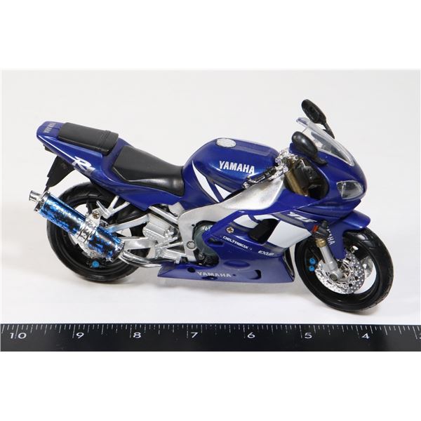 1 7" YAMAHA - R1 MOTOR CYCLE