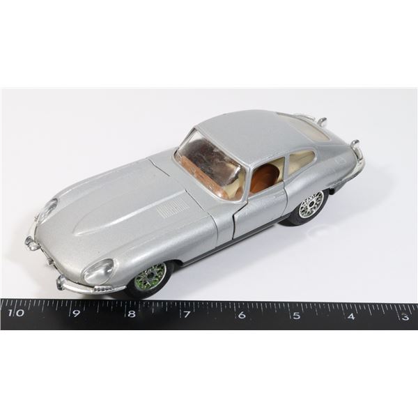 JAGUAR 1/24 SCALE DIE CAST CAR