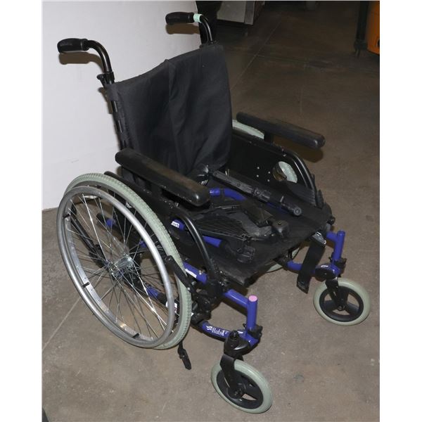 ESTATE RUBIX 2 WHEEL CHAIR