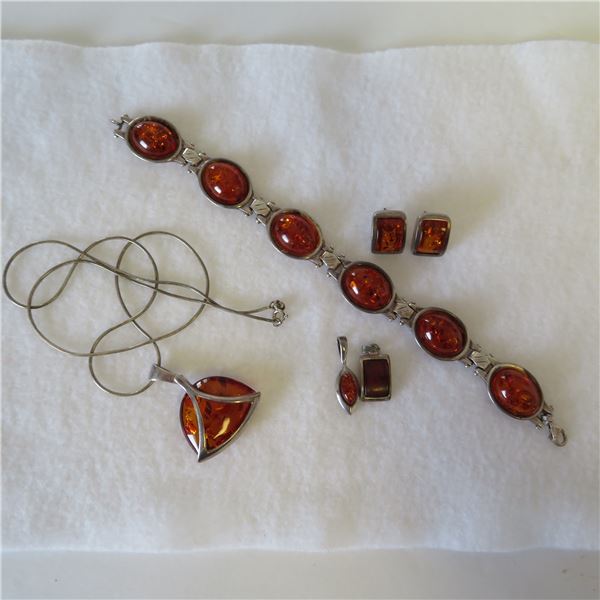 925 Silver & Amber Jewelery lot - see description and photos