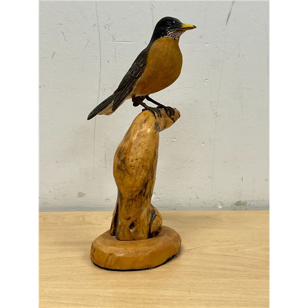 Dave Epp (Winnipeg) Robin Bird Wood Carving - Approx: 8.5"T 4"W