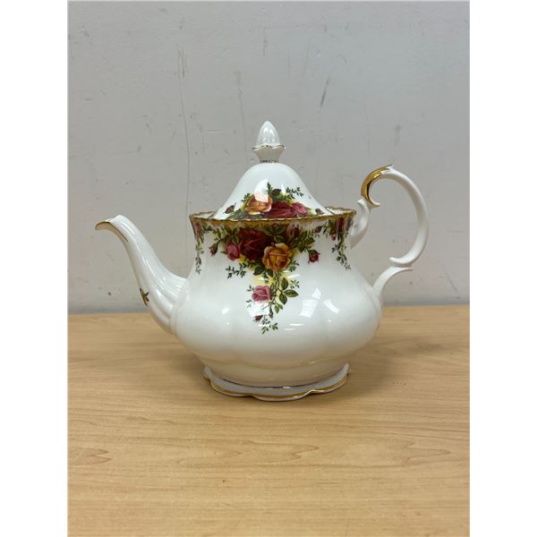 Royal Albert (England) Old Country Roses Bone China Large Teapot