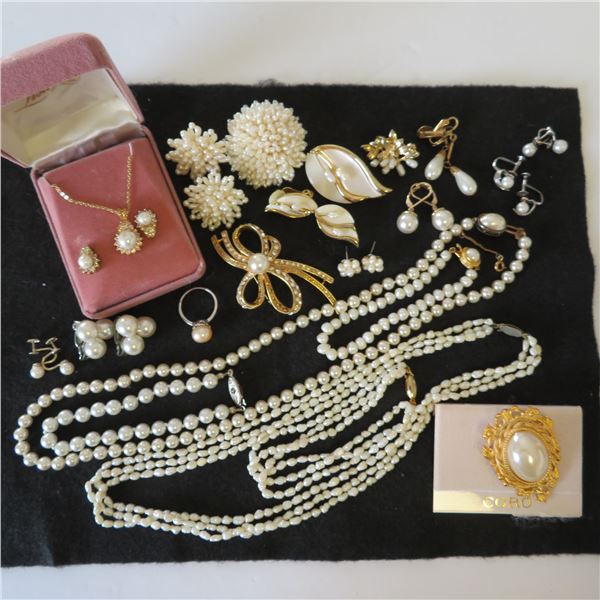Vintage Pearl Jewelery Lot - see description and photos