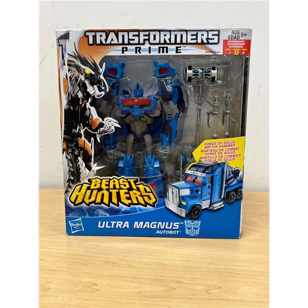 Sealed Transformers Prime Beast Hunters Ultra Magnus Autobot Figure