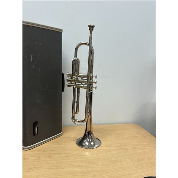 Yamaha YTR-135 Trumpet & Frank Holton Mouthpiece - see all photos for details
