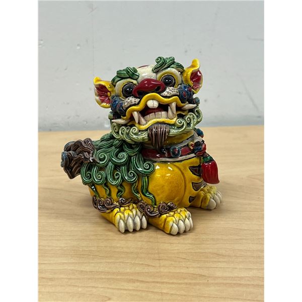 Unusual Asian Ceramic Lion / Dog (Wucai?) - see all photos, chip on back paw 4.25"T