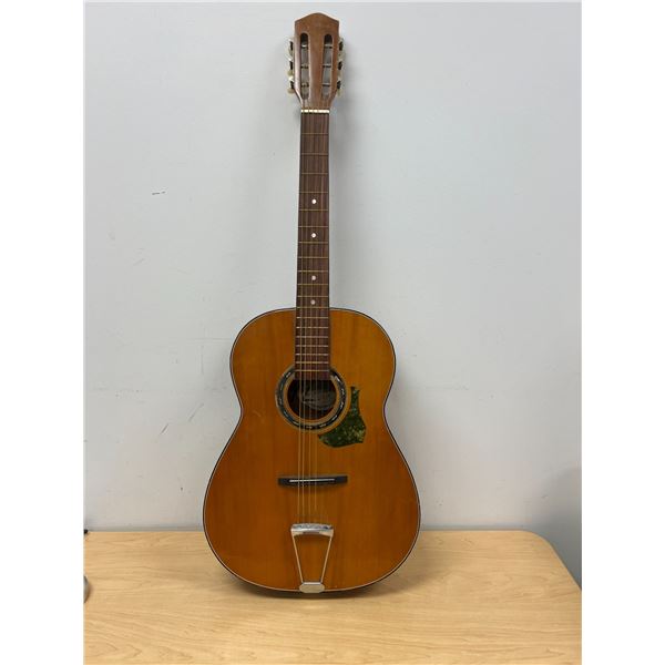 Raver Guitar - Approx: 39x14.5" (see all photos for details)