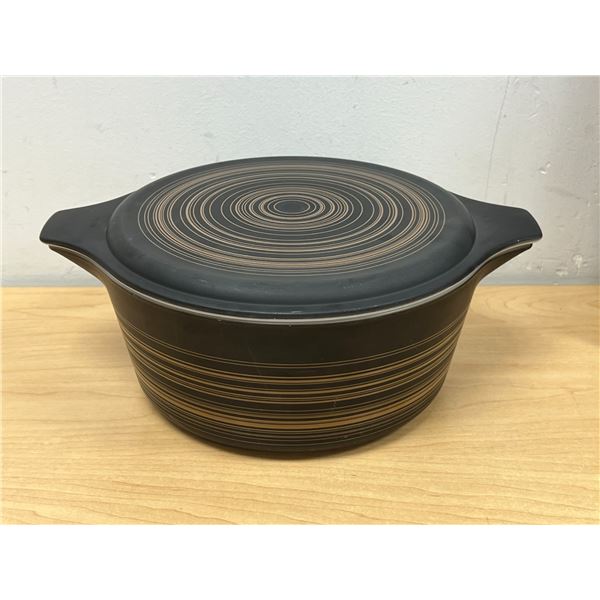 Pyrex Terracotta 2.5 Qt. Round Casserole with Lid - nice overall