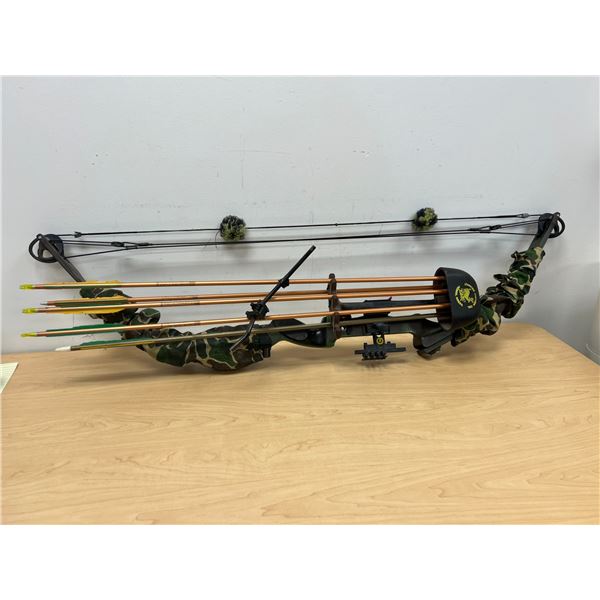 Archery Bow & Arrows - Bow approx: 44.5" (see all photos)