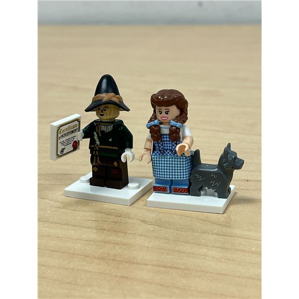 Wizard of Oz Dorothy / Toto / Scarecrow Minifigures