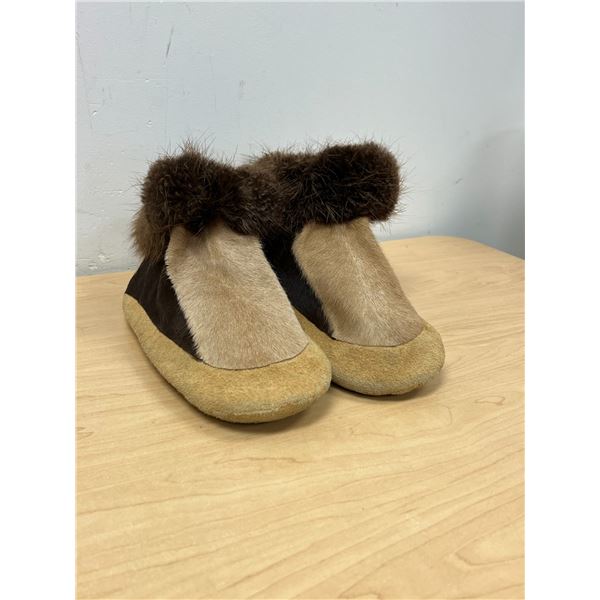 Fur & Leather Ankle High Moccasins - Foot is approx 10 x 3.75" across bottom