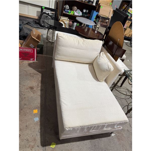 Chaise lounge