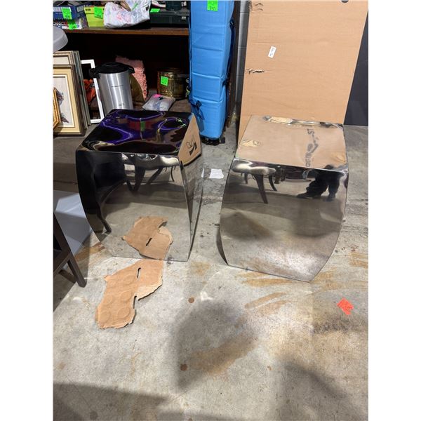 Pair of mirrored end tables