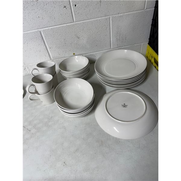 Royal Dalton dishes, Gordon Ramsay maze 8 pc setting