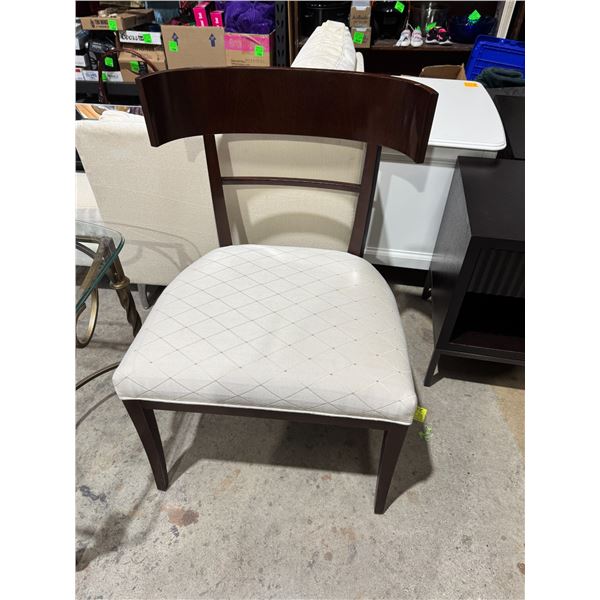 Accent chair