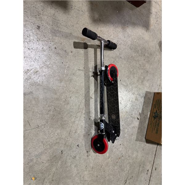 Folding scooter