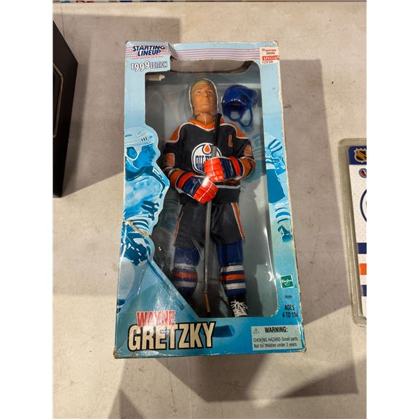 1999 Wayne Gretzky edition starting lineup figuring