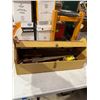 Image 1 : Toolbox and contents