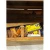 Image 2 : Toolbox and contents