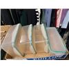 Image 1 : Storage containers