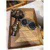Image 1 : Bing and goggles
