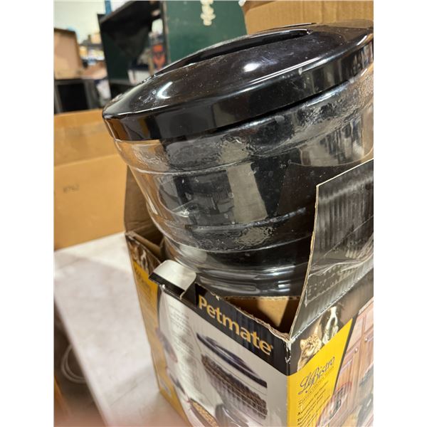 Pet pet feeder