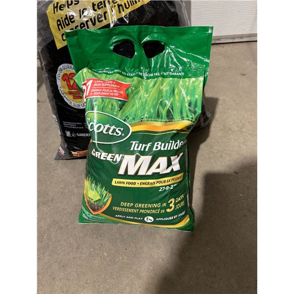 Turf builder, green Macks lawn food