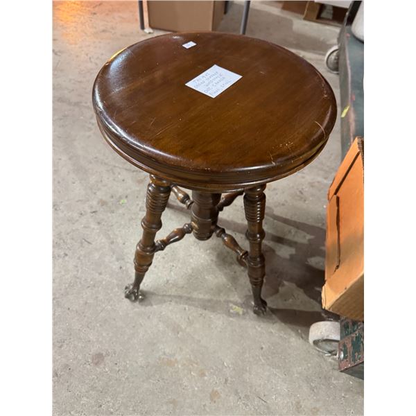 Thomas Oregon Company, Woodstock, Ontario, Canada Piano stool with Glass claw feed