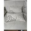 Image 1 : Throw pillows