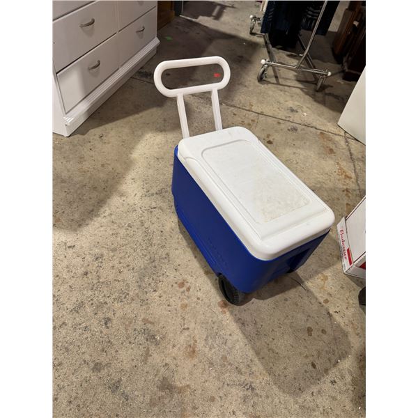 Igloo, rolling cooler