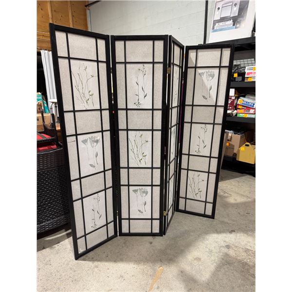 Room divider screen some damage see pictures
