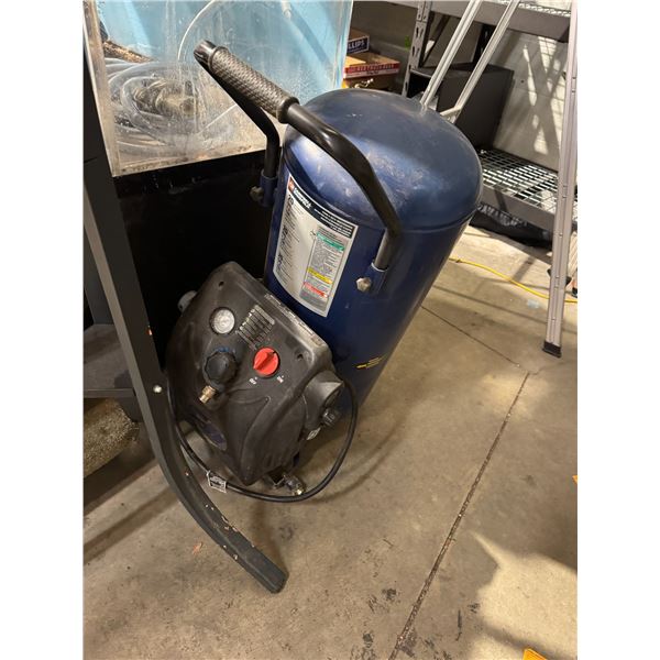 20 Gal air compressor missing wheel