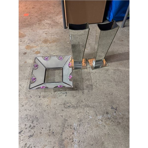 Vases and decor