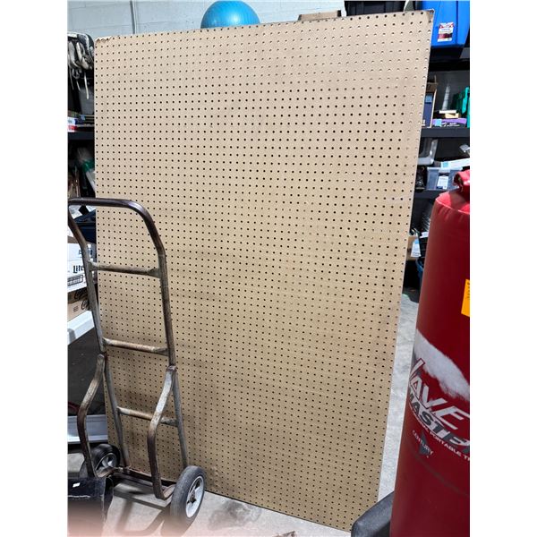 2 Pegboard board