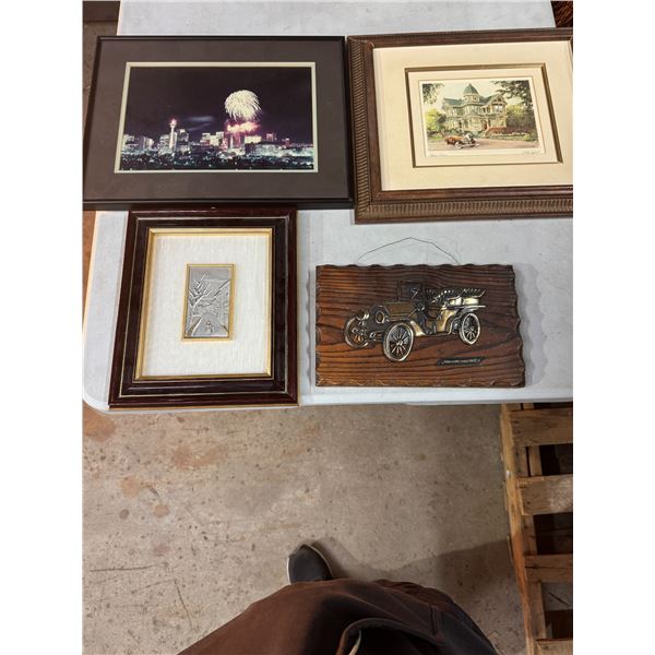 4 wall hangings