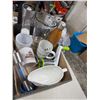Image 1 : Kitchen related items