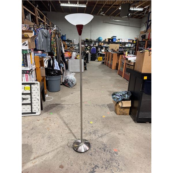 Floor lamp