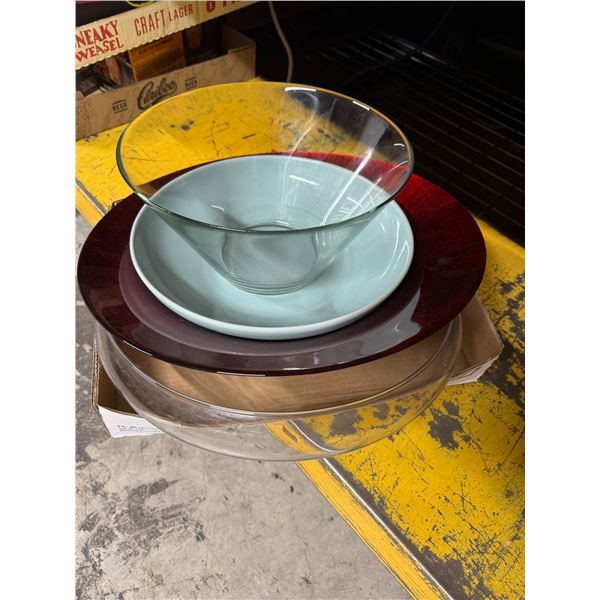 Serving bowls